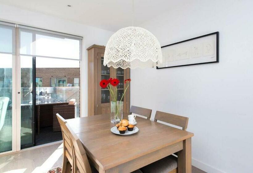 Stunning 1 Bedroom Apartment In Central London