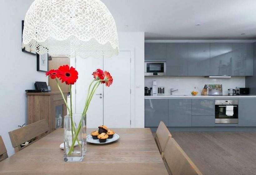 Stunning 1 Bedroom Apartment In Central London