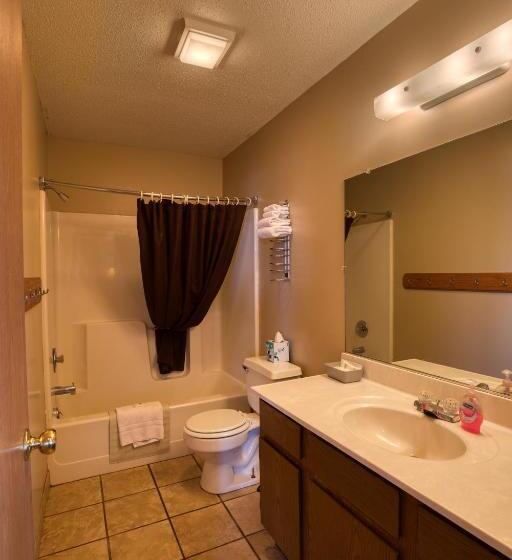 هتل Lewis & Clark Resort