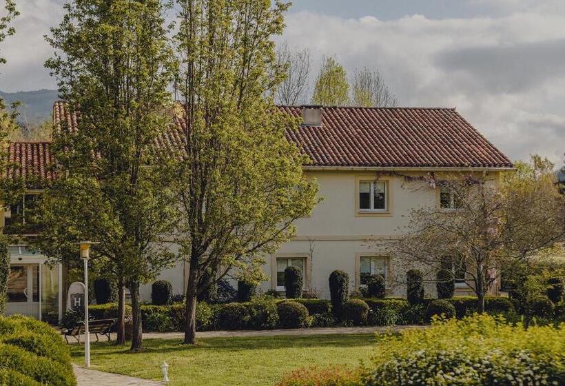 Amalurra Ecohotel & Retreat Center