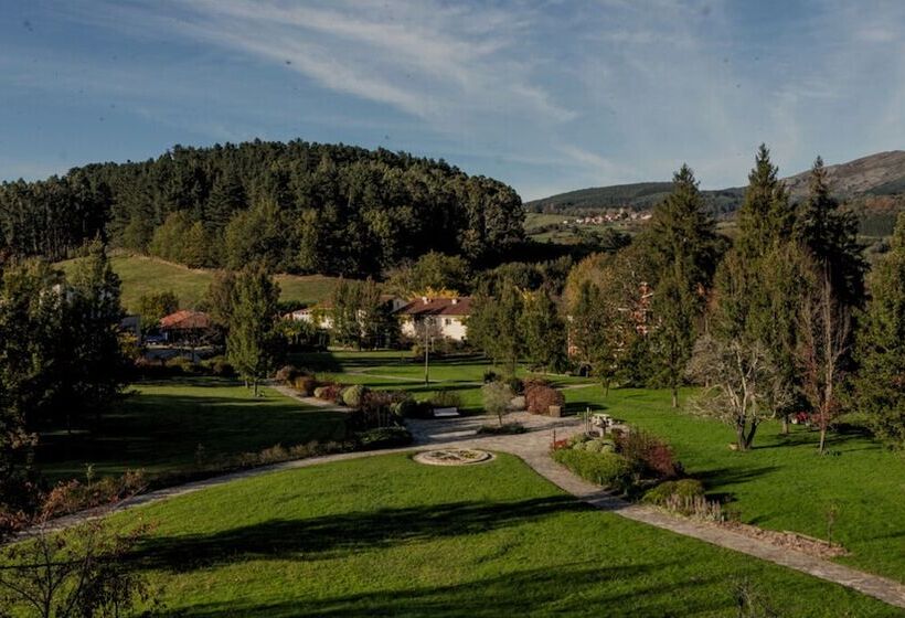 Amalurra Ecohotel & Retreat Center