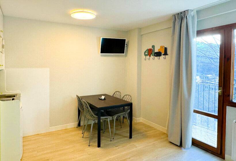 Apartamentos Midi 3000