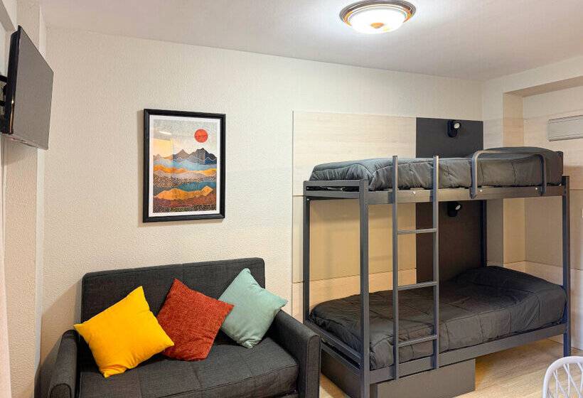 Apartamentos Midi 3000