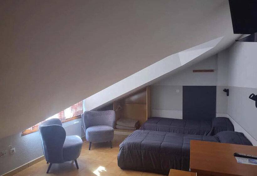 Apartamentos Midi 3000