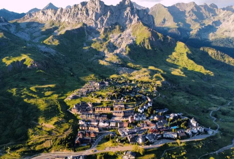 Apartamentos Midi 3000