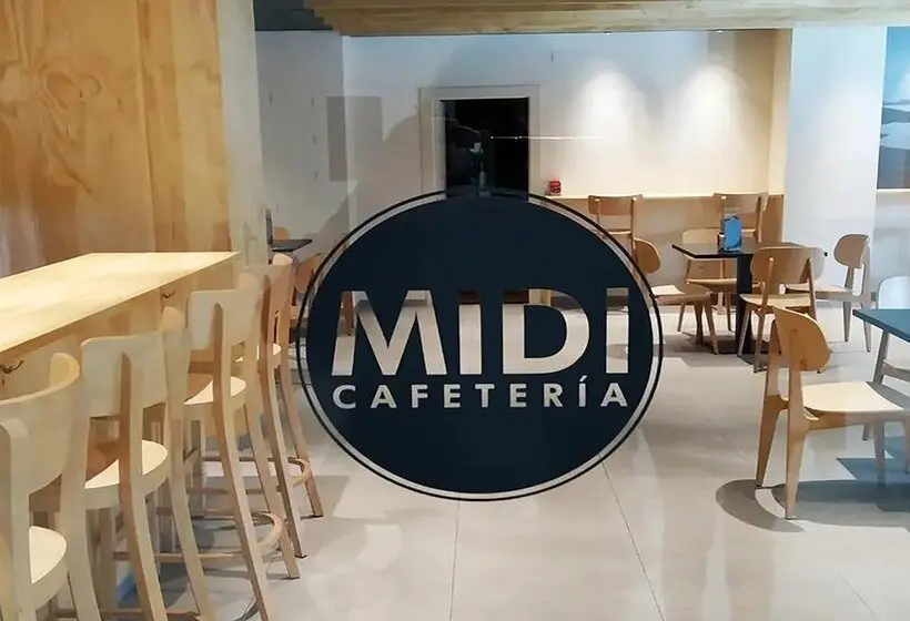 Apartamentos Midi 3000