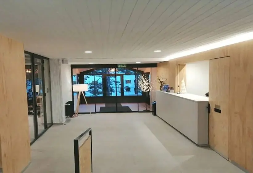 Apartamentos Midi 3000