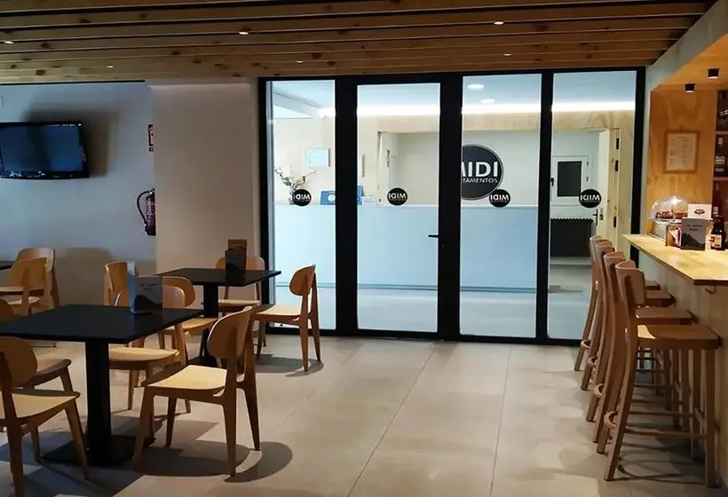 Apartamentos Midi 3000