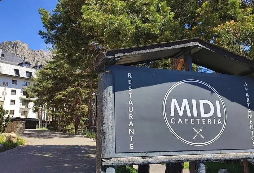 Apartamentos Midi 3000
