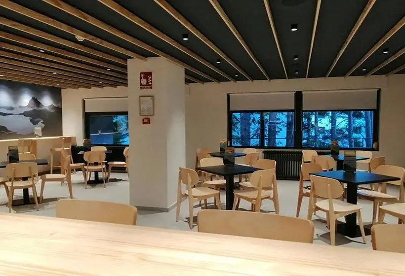 Apartamentos Midi 3000