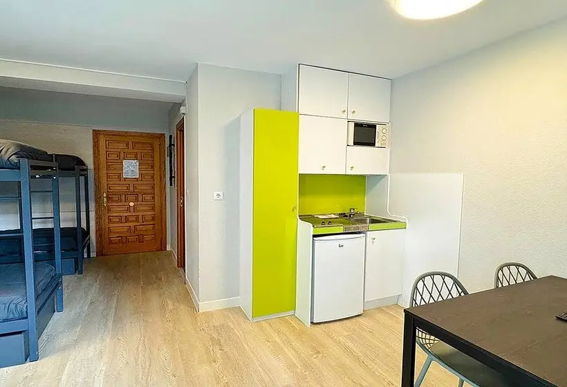 Apartamentos Midi 3000