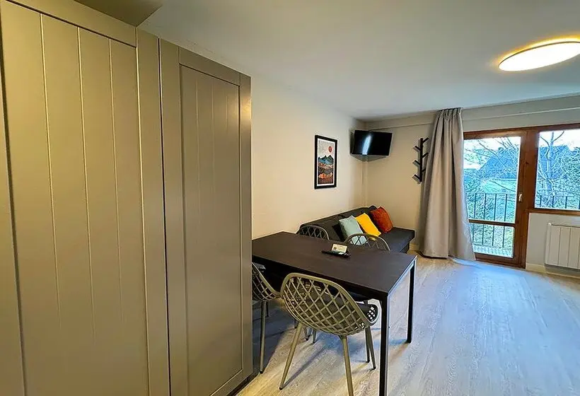 Apartamentos Midi 3000