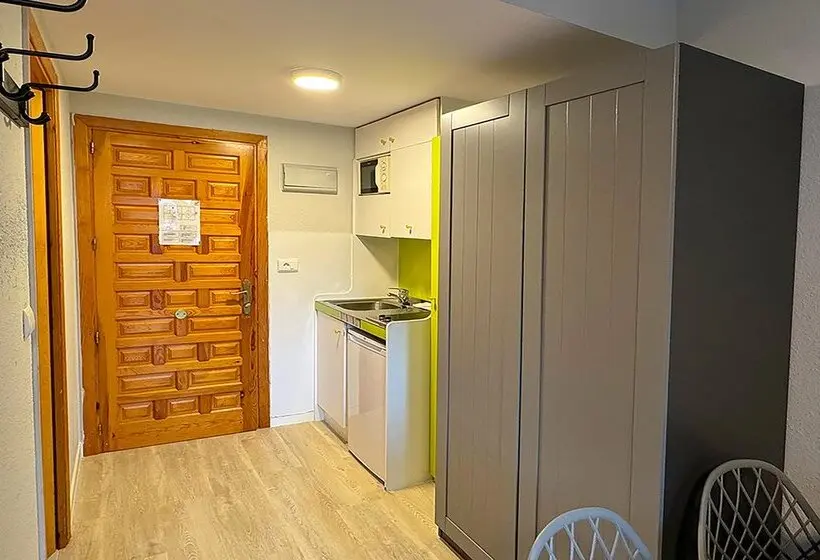 Apartamentos Midi 3000
