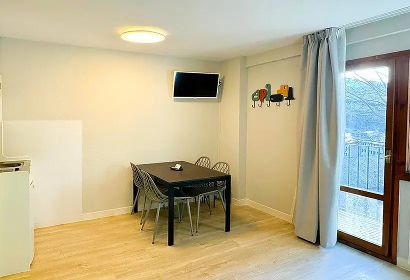 Apartamentos Midi 3000