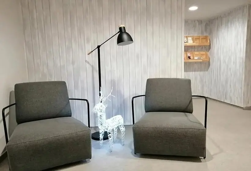 Apartamentos Midi 3000