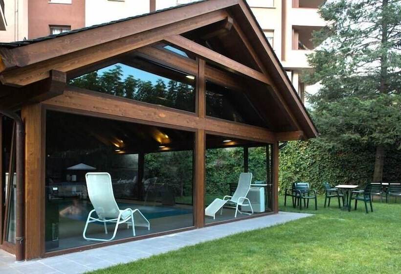 Apartamentos Pessets Adelaida