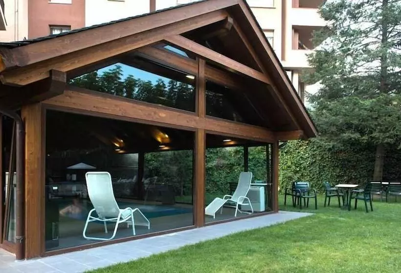 Apartamentos Pessets Adelaida