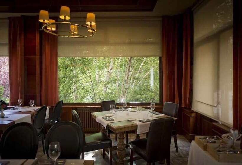 Apartamentos Pessets Adelaida