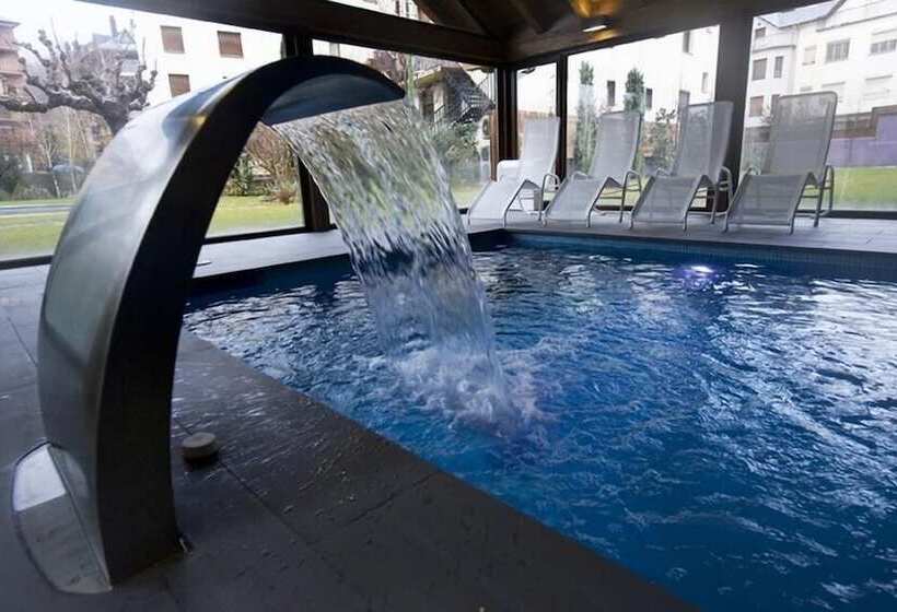 Apartamentos Pessets Adelaida