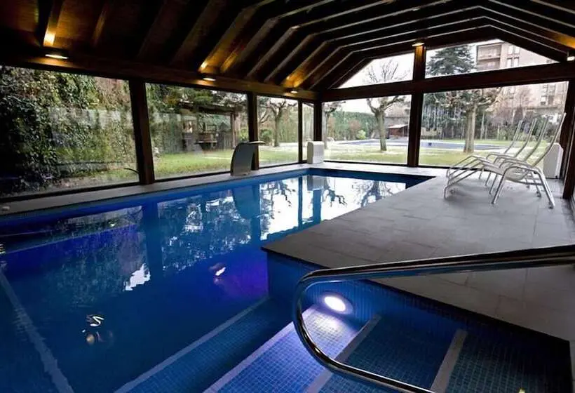 Apartamentos Pessets Adelaida