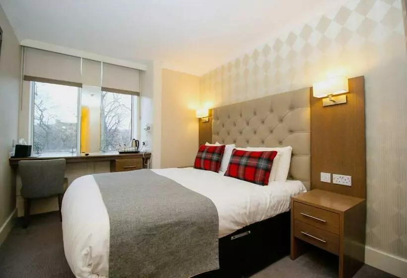 בית מלון כפרי Ambassador