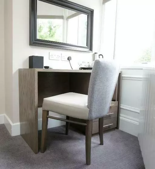 בית מלון כפרי Ambassador