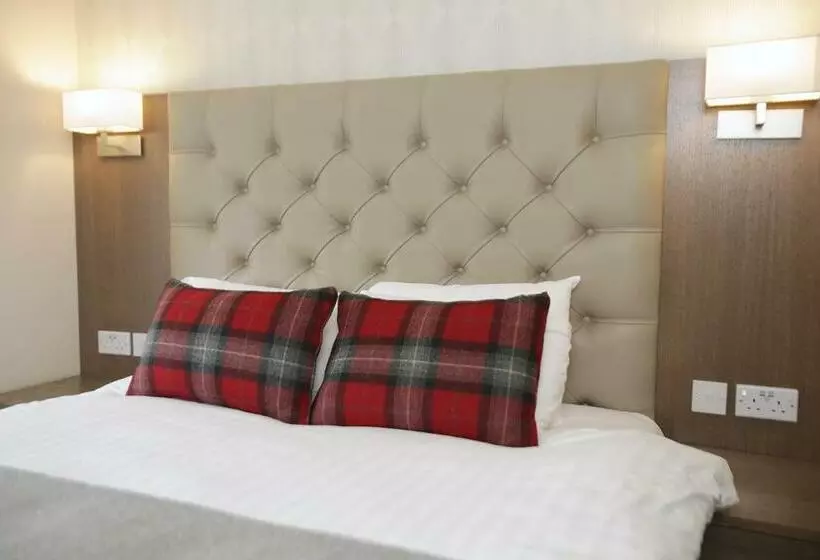 בית מלון כפרי Ambassador