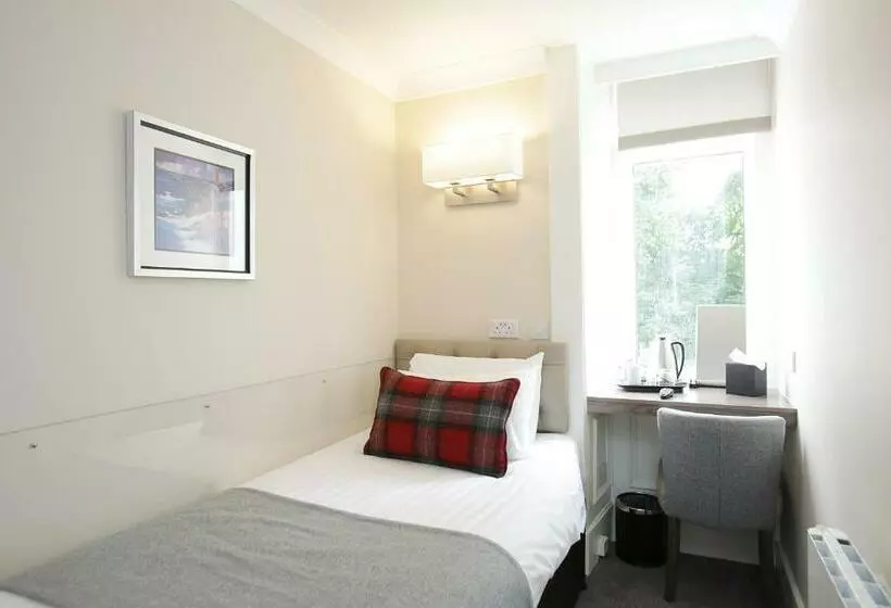 בית מלון כפרי Ambassador