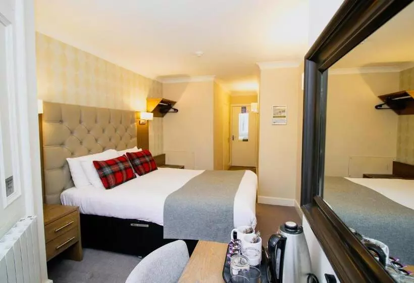 בית מלון כפרי Ambassador