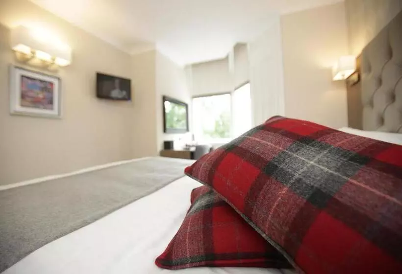 בית מלון כפרי Ambassador