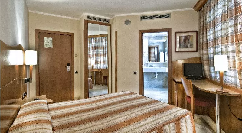 هتل Aristol - Sagrada Familia