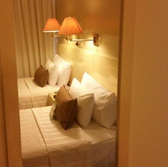 فندق Embajadores