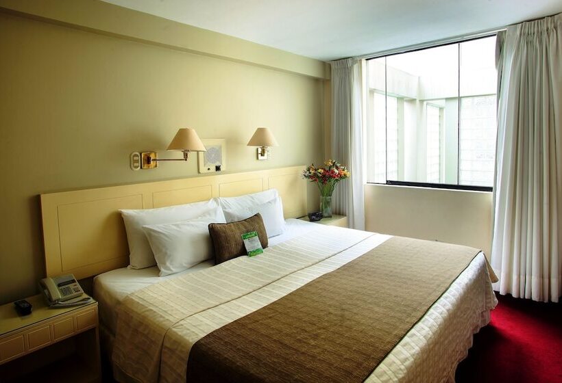 فندق Embajadores