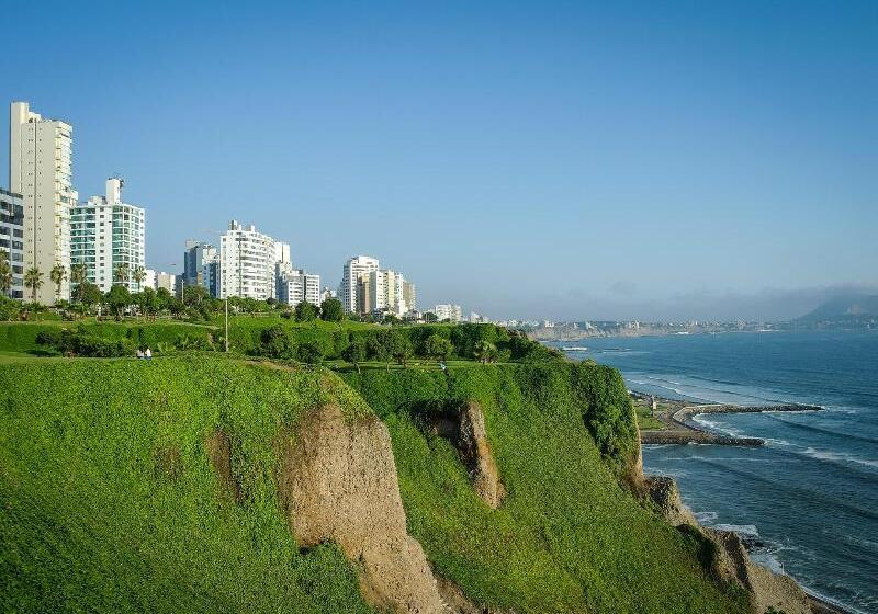 فندق Embajadores