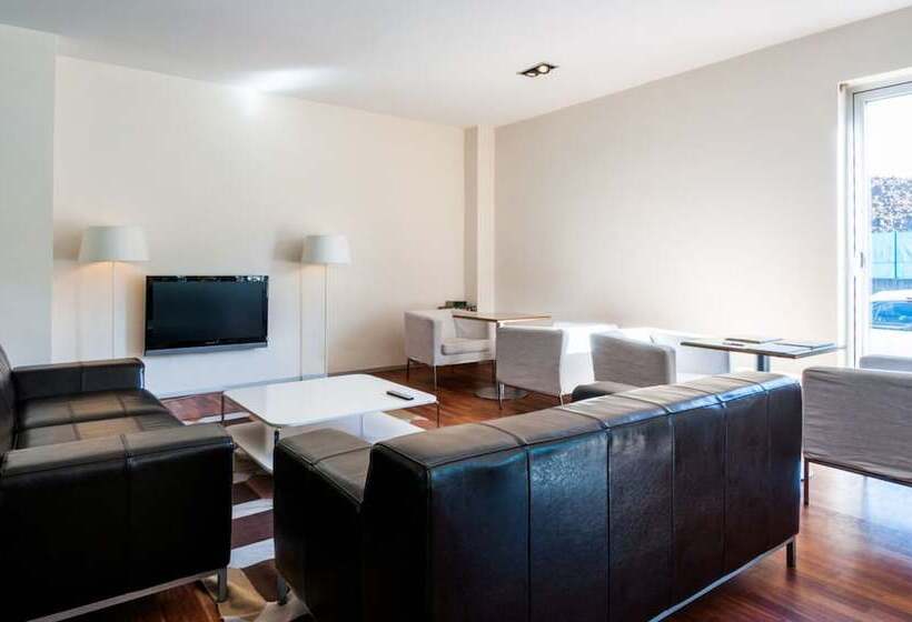 هتل Kyriad Direct Eth Irun