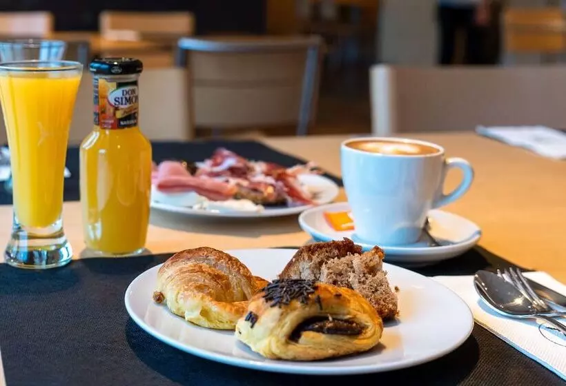 Otel Kyriad Direct Eth Irun