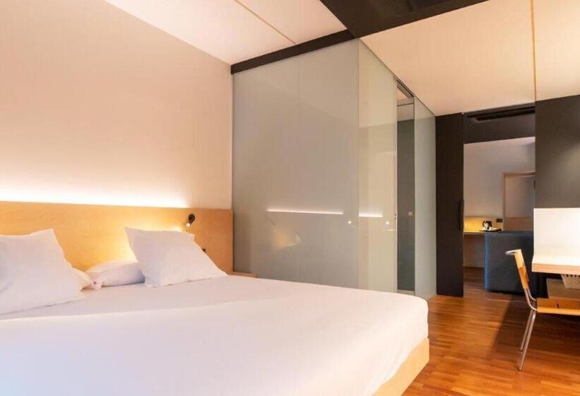 هتل Kyriad Direct Eth Irun