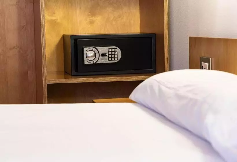 Otel Kyriad Direct Eth Irun