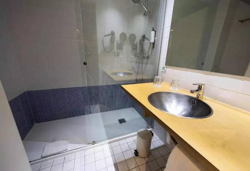 Otel Kyriad Direct Eth Irun