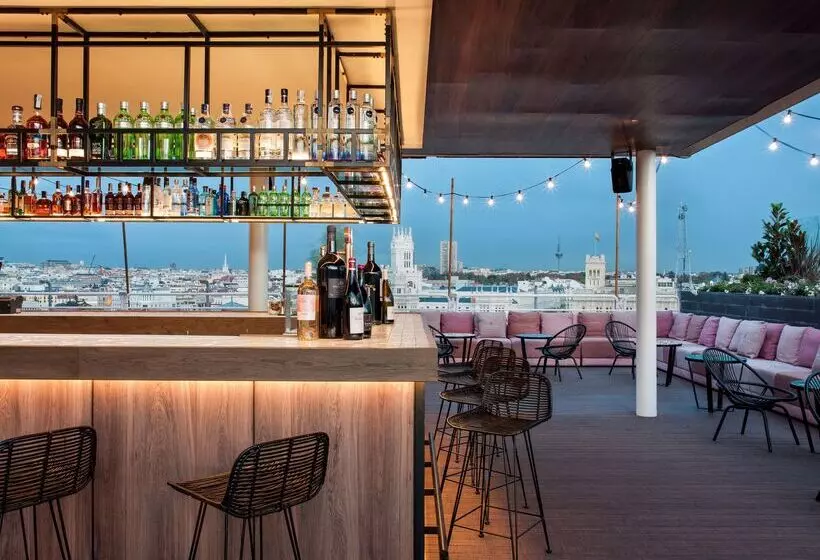 هتل NH Collection Madrid Suecia