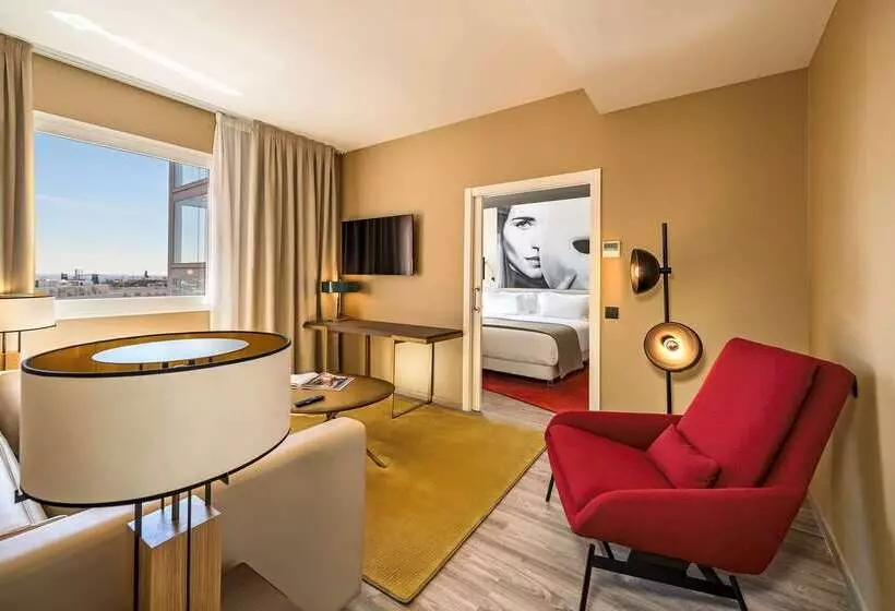 هتل NH Collection Madrid Suecia