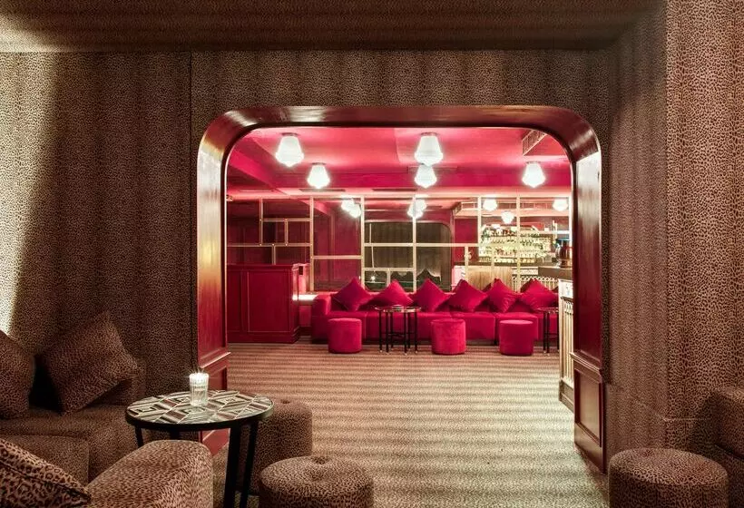 هتل NH Collection Madrid Suecia