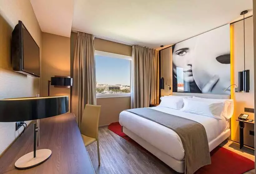 هتل NH Collection Madrid Suecia