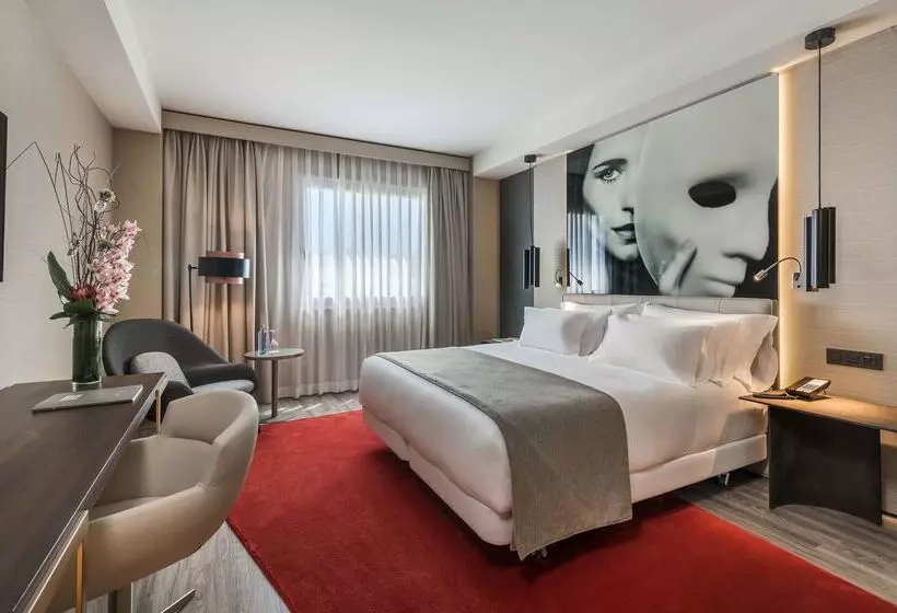 هتل NH Collection Madrid Suecia