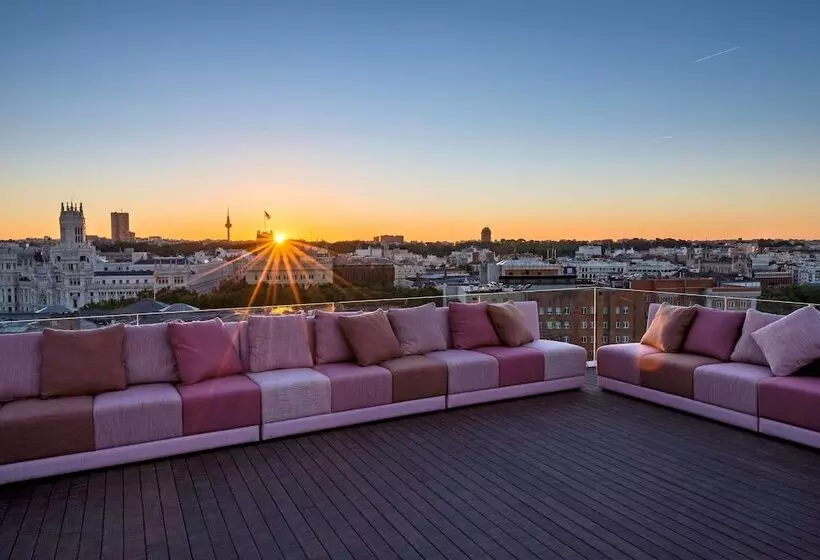 هتل NH Collection Madrid Suecia