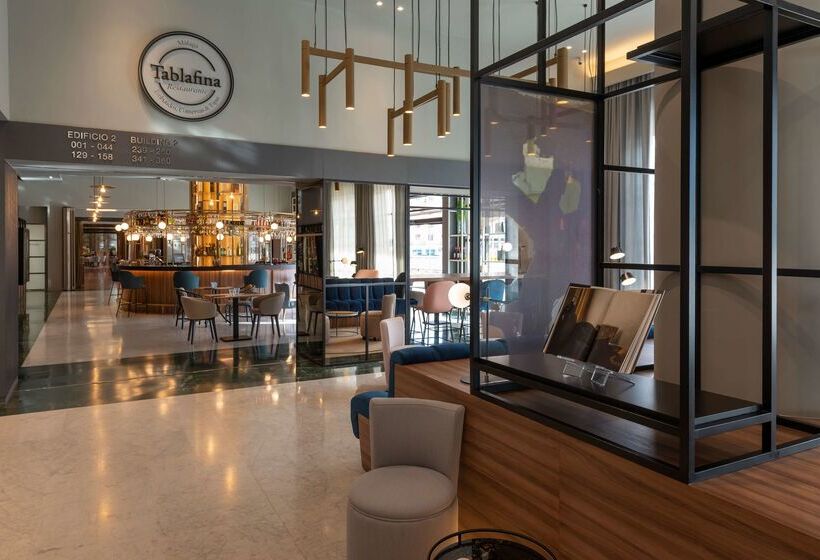 Отель NH Malaga