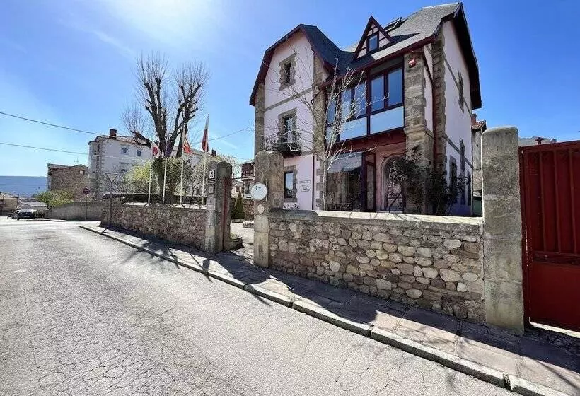 فندق ريفى Posada Villa Rosa