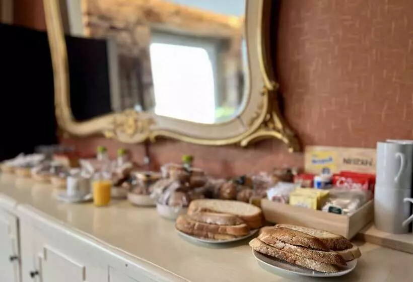 فندق ريفى Posada Villa Rosa