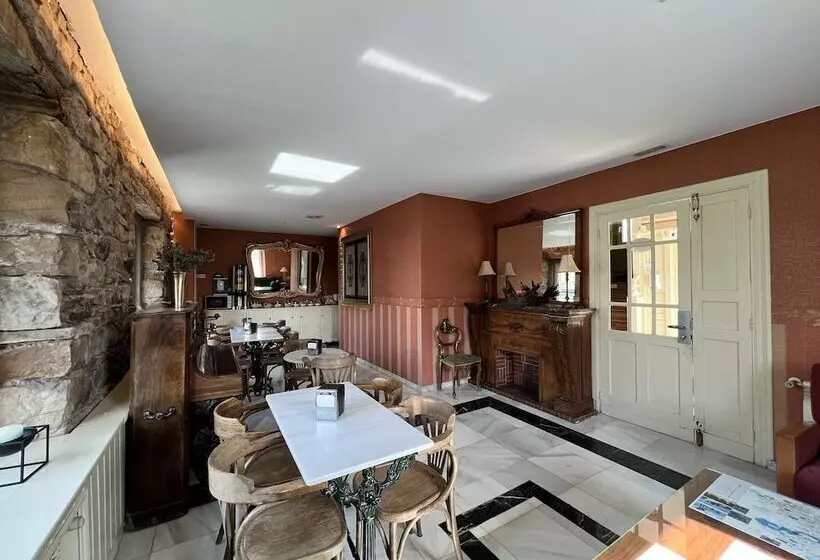 فندق ريفى Posada Villa Rosa