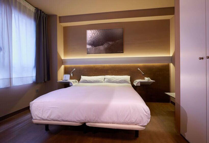 בית מלון כפרי Silken Monumental Naranco